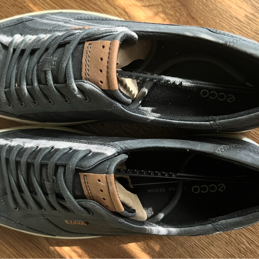ECCO Men's Gray and Tan Sneakers